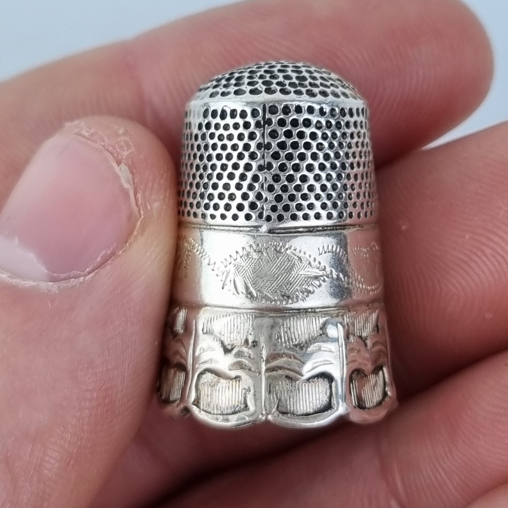 Solid Silver Thimble Sheffield 2002 Carrs Of Sheffield