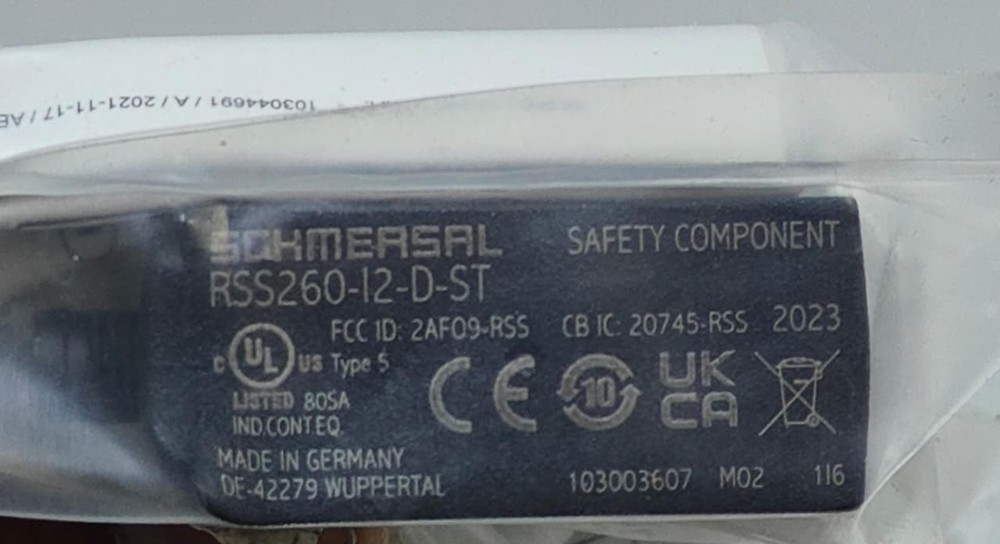 NEW SCHMERSAL RSS260-I2-D-ST ELECTRONIC SAFETY SENSOR, VS#146