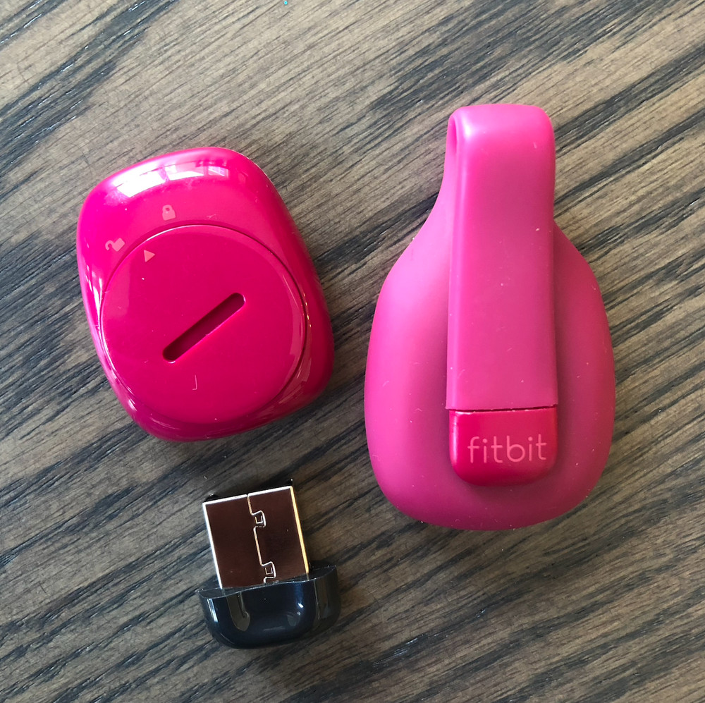 Fitbit Zip Wireless Activity Calories Steps Tracker Clip On Pedometer (Pink)