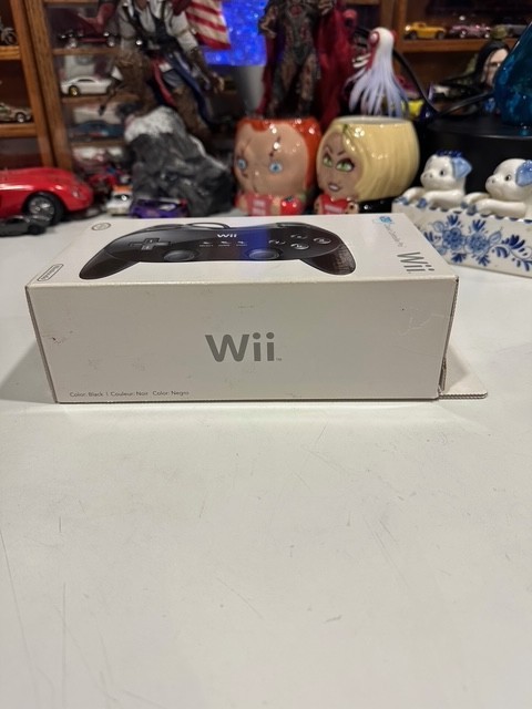 Wii Classic Controller Pro - Black New Open Box Never Used