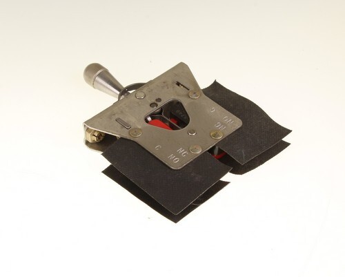 111AT2 Honeywell Micro Switch Toggle Switch 5930-00-575-9360