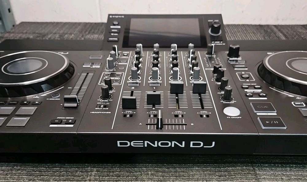 Denon DJ JP21 SC Live 4 Standalone DJ Controller System