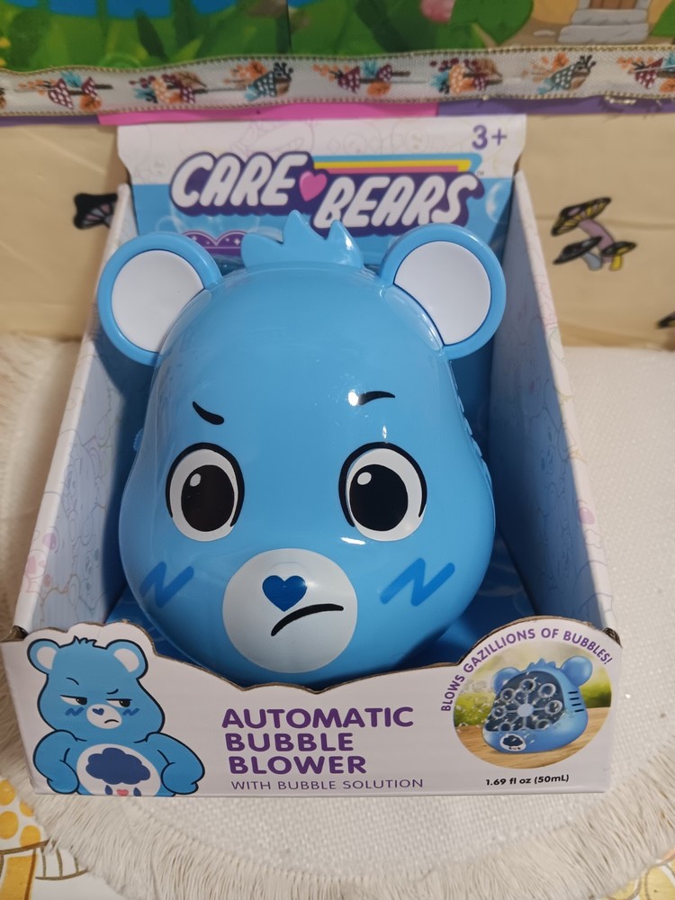NEW IN BOX CARE BEARS AUTOMATIC BUBBLE BLOWER W/ SOLUTION GRUMPY BEAR 8.25"...