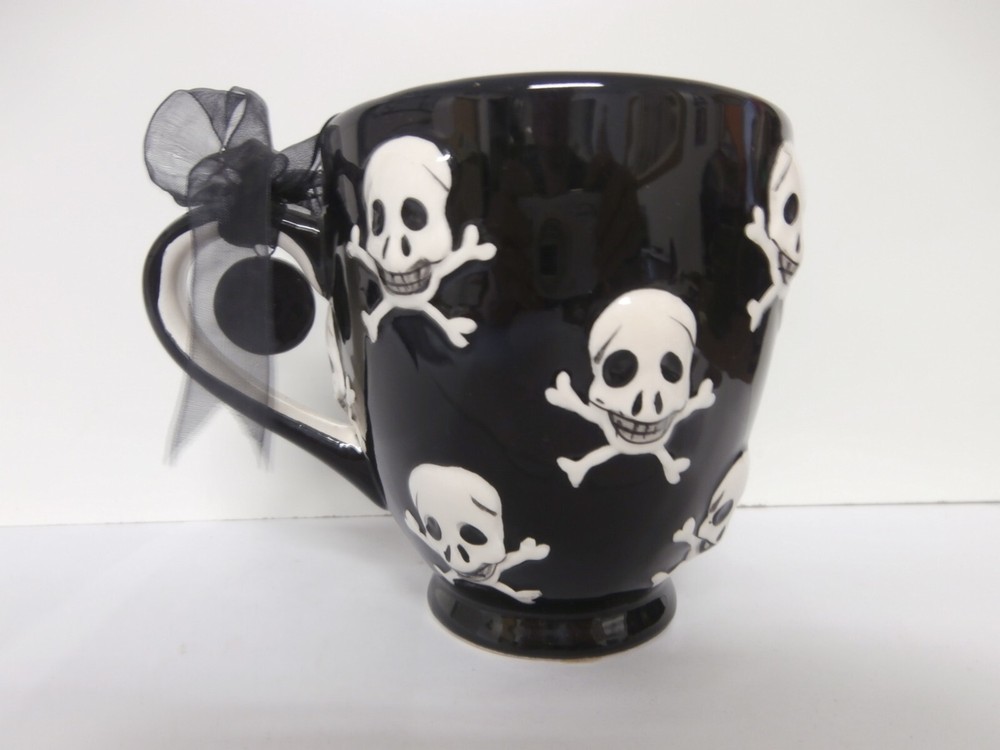 M Studios Ceramic Skull & Crossbones Black & White Mug Cup Pirate Halloween