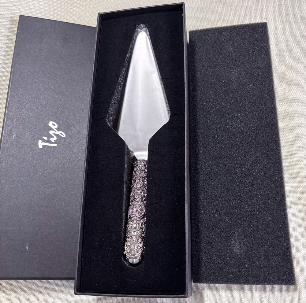 Tizo Jeweled Handle Pie Server