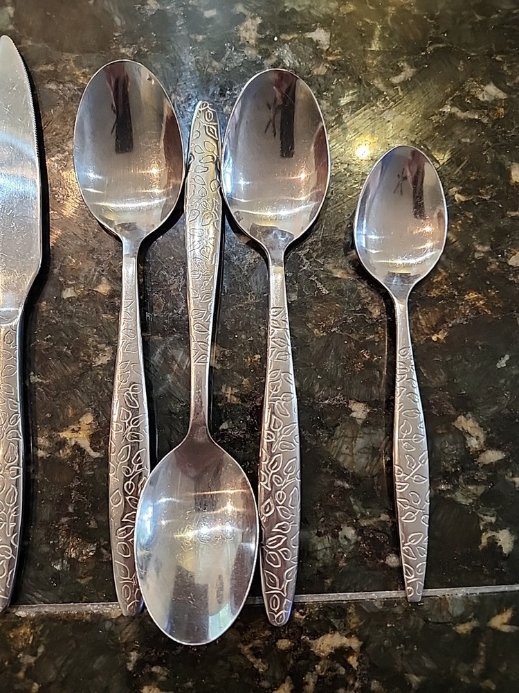 JC PENNY JPF20 Flatware Set Stainless Leaf Pattern 14 Pc.