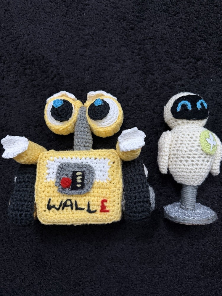 Wall-E and Eve Crochet Pattern Hand Made