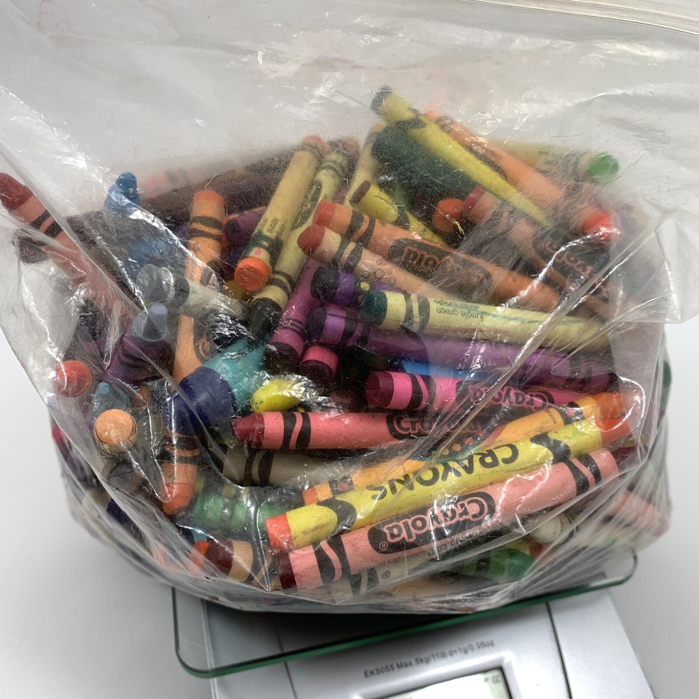 2lbs 14oz Of Mixed Crayola Crayons