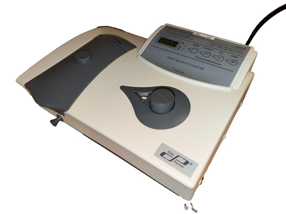 Cole-Parmer 1200 Spectrophotometer – Tested, Working – No Accessories