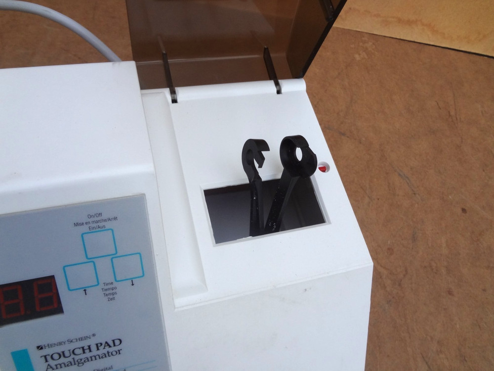 Henry Schein Touchpad Amalgamator Model TP-103