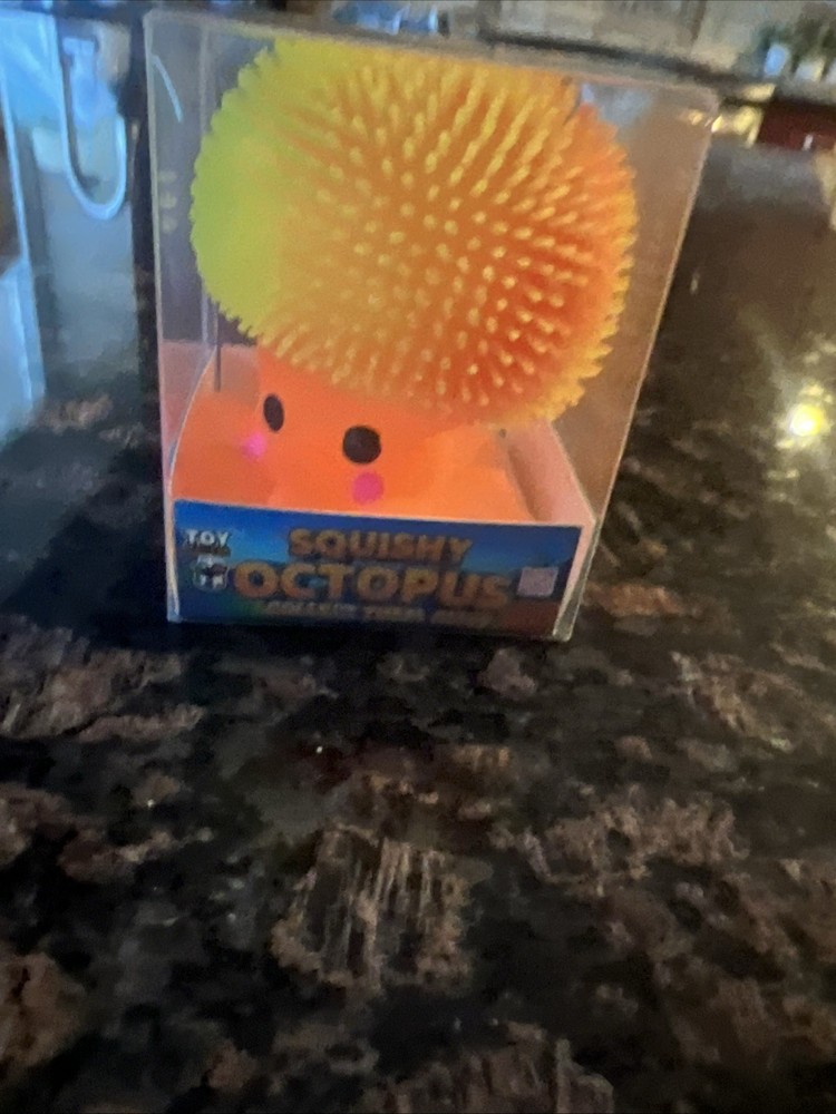 VIRAL TOY MASTER SQUISHY OCTOPUS....NEW