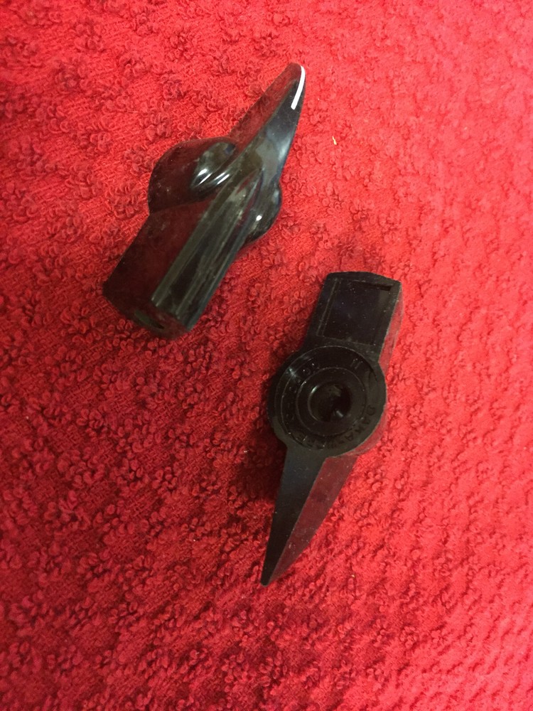 365-1 MALLORY CONTROL KNOBS 2 PCS