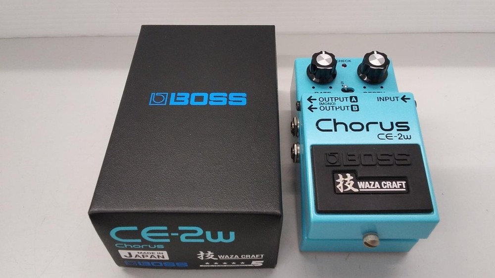 Boss Ce-2W Effector