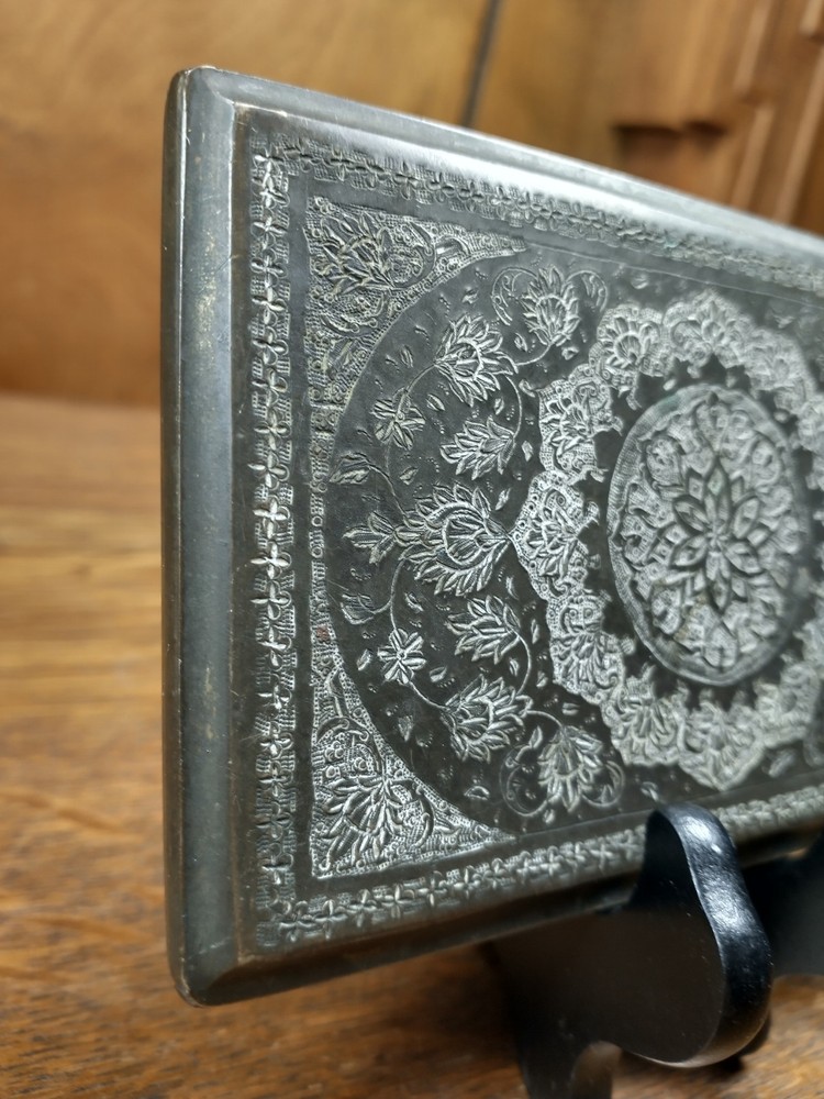 ANTIQUE VICTORIAN SILVER HAND ENGRAVED FLORAL CIGARETTE CASE