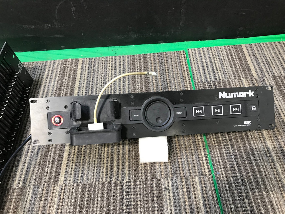 NuMark iDec Player and Recorder for iPod Rack Mount input/output**