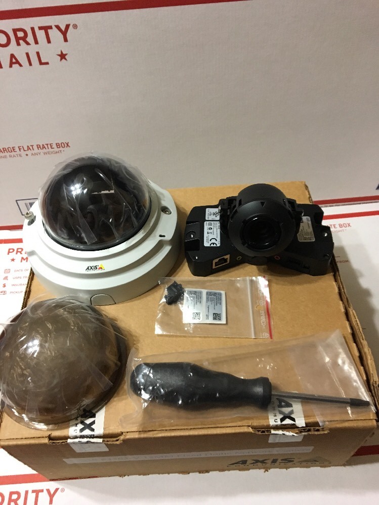 New Axis Communications 0470-001 P3363-V 12MM FIXED DOME CAMERA LIGHT FINDER