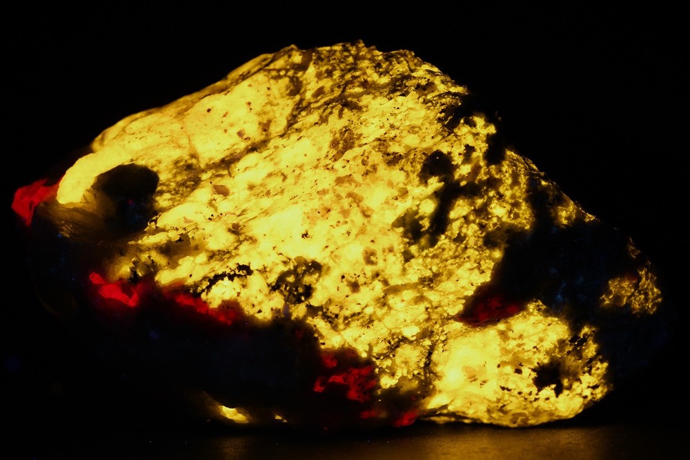 Fluorescent Ruby, Scapolite from China