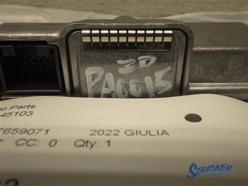 2022 Giulia Ti W/S Projector 1592653