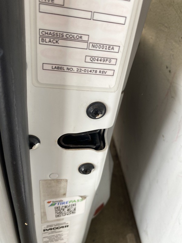 2018 Peterbilt 579 Door (606-14018)