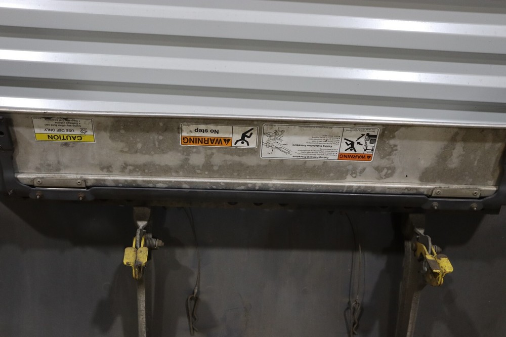 2013-2017 FREIGHTLINER CASCADIA 125 LEFT DRIVER FORWARD SKIRT PANEL STEP OEM