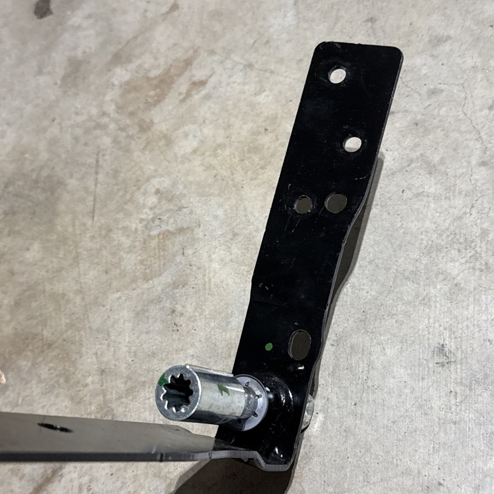 Genuine GM Hinge 23388858