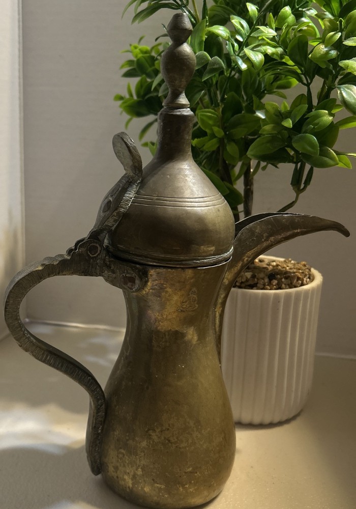 Vintage Solid Brass Middle Eastern Dallah coffee tea pot(BR)