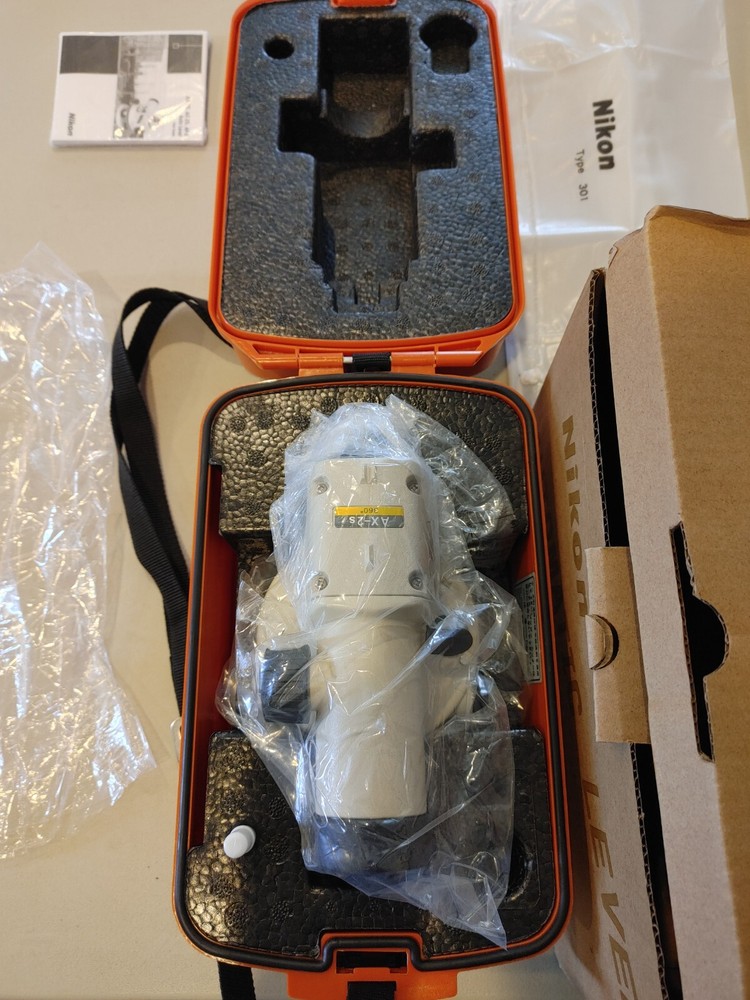 Nikon AX-2S Automatic Level 20X Magnification with Case as Pictured