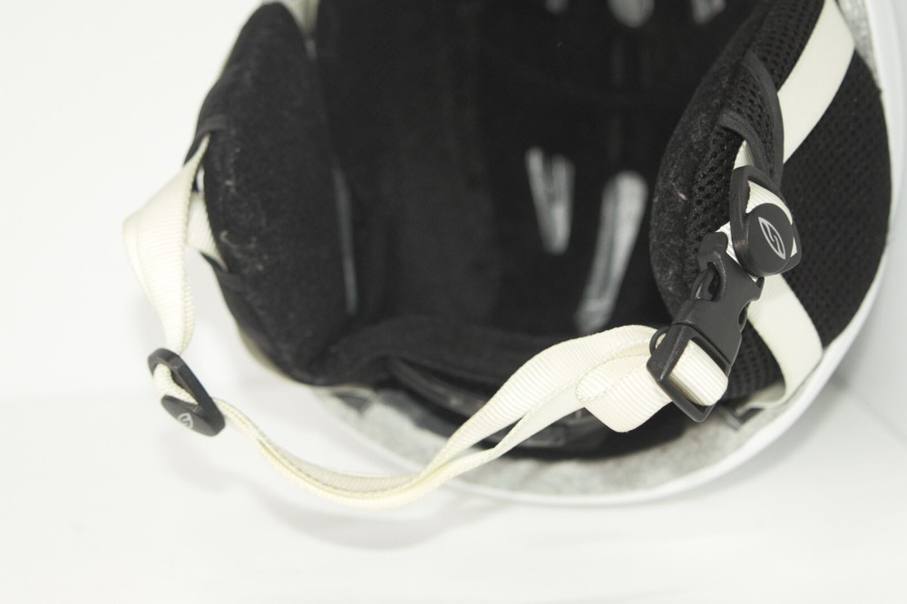 Elevate White Adjustable Protection Air Ventilation Snowboard Helmet - Medium