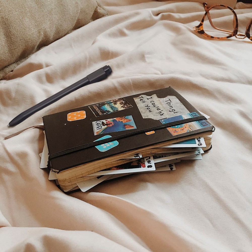 Moleskine Note Classic Notebook Expanded (400 pages) Hardcover Plain Large Size