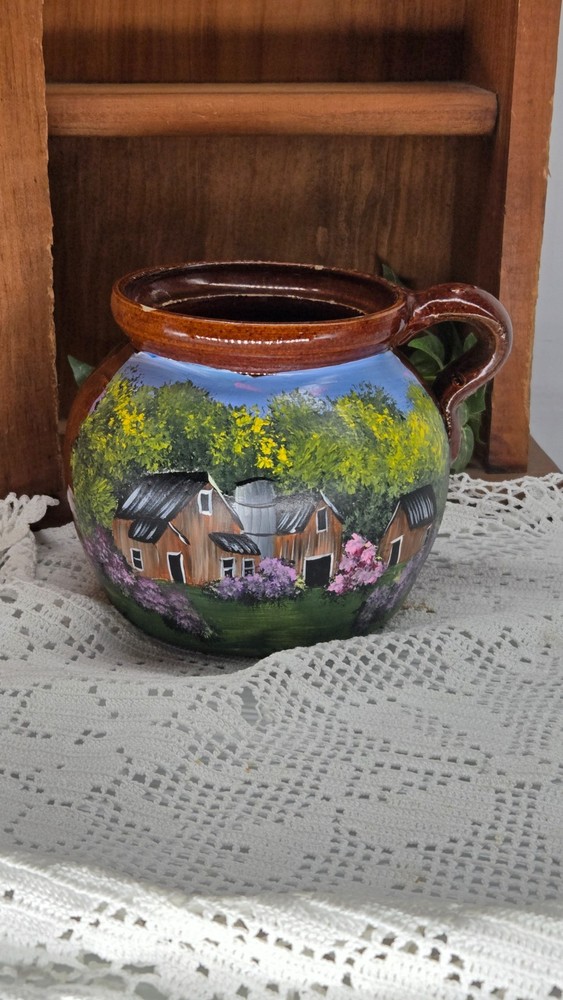 Stoneware bean pot w/summer barn (26044) hand painted