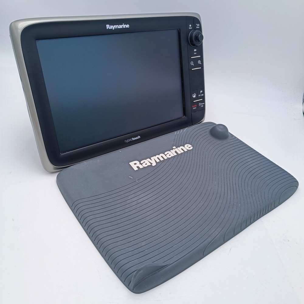 Raymarine e125 HybridTouch MFD Display Chartplotter Radar Display E70023 & Cover