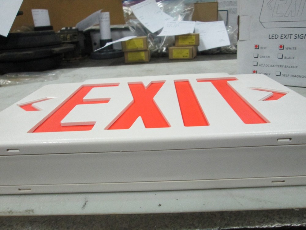 Thomas & Betts Plastic Exit Sign Cat #QLX500RN AC Model RED LED (NIB)