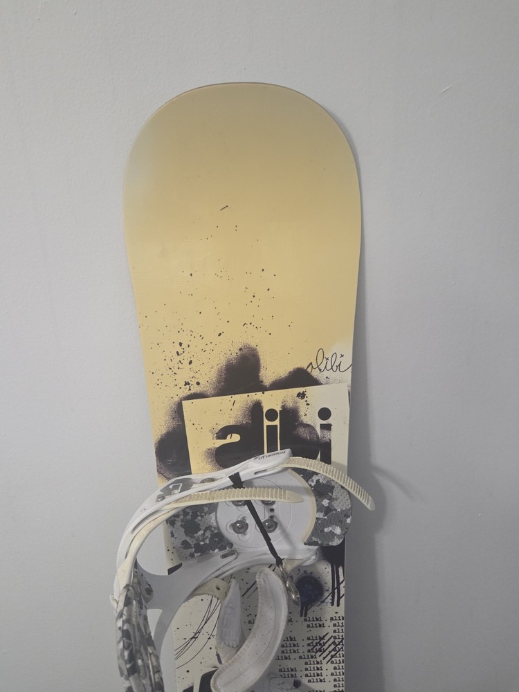 ALIBI Snowboard With Boots And Straps Connected (PLEASE READ DESCRIPTION)