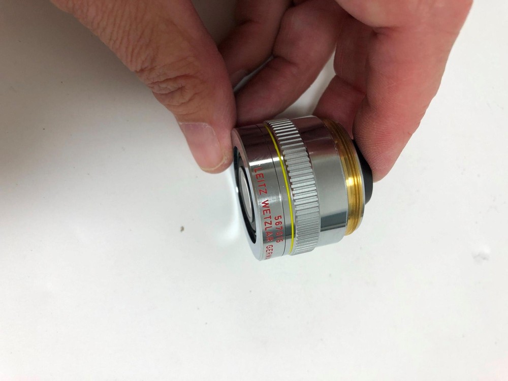 LEITZ WETZLAR PL FLUOTAR 10X/0.25 D MICROSCOPE OBJECTIVE (ABQ90)