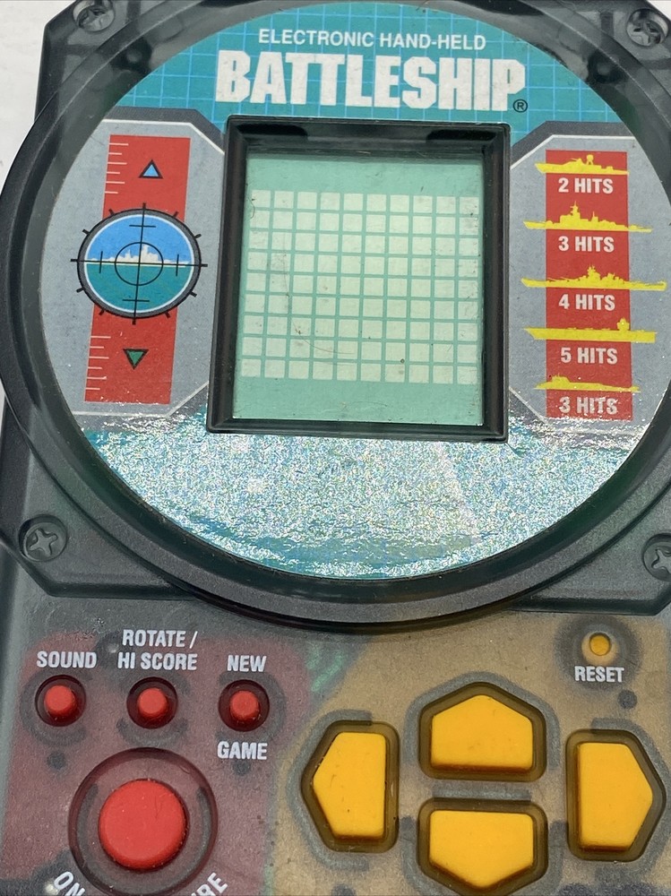 ELECTRONIC BATTLESHIP Handheld GAME MILTON BRADLEY 1995 Works Great