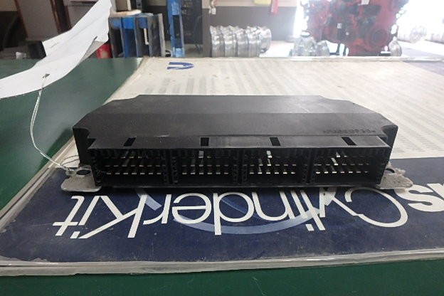 2007 Volvo VNL 670 Light Control Module
