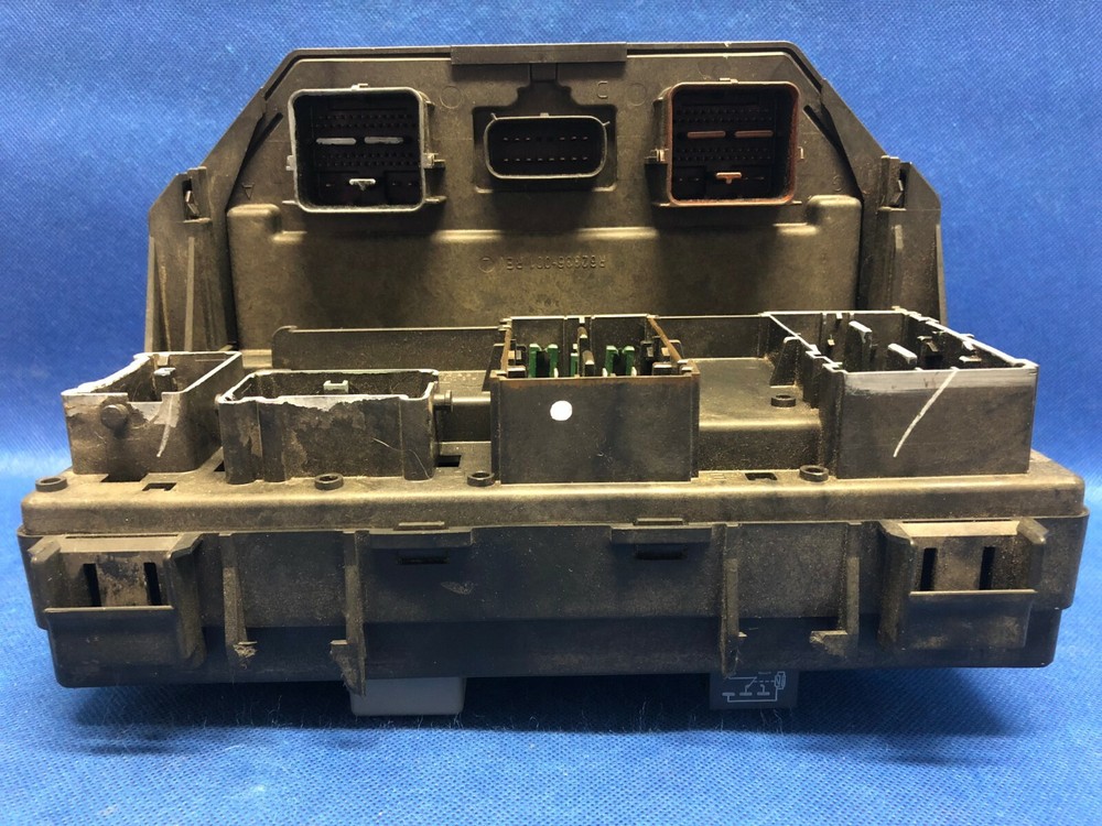 08 DODGE NITRO TIPM FUSEBOX FUSE BOX CONTROL MODULE BCM 04692235AH
