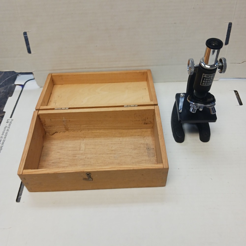 Vintage 1950’s Private Eye Student Microscope