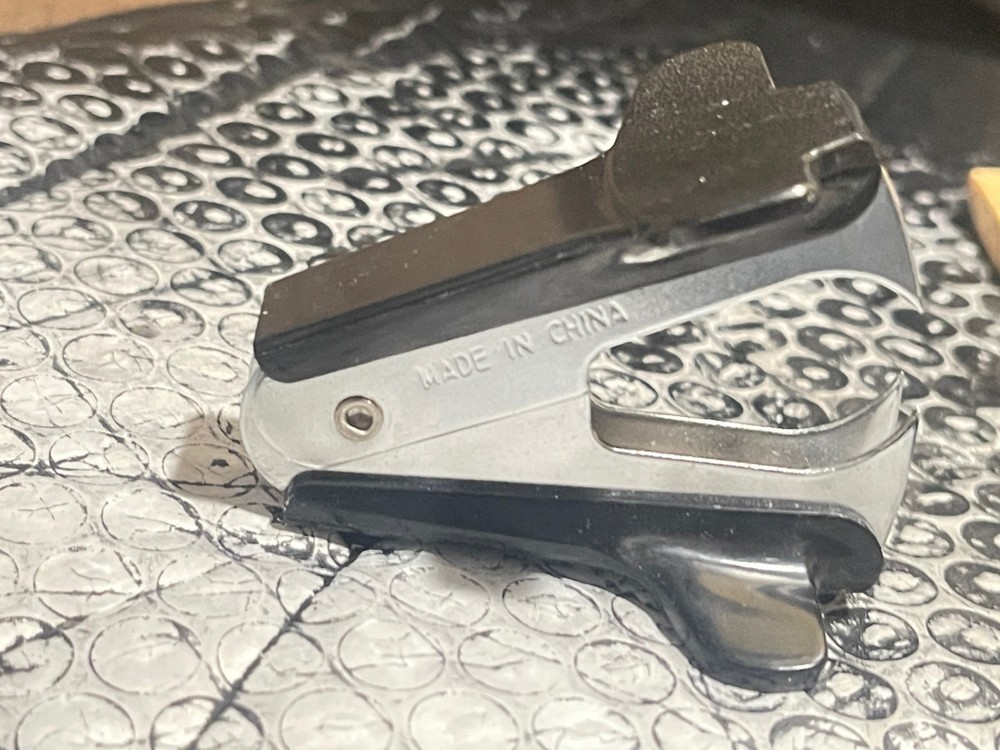 Black Staple Remover Plastic (M5,K13)