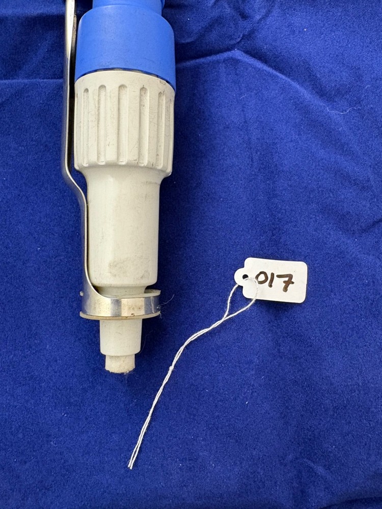Labnet BioPette Plus 1-5 ml Adjustable Single Channel Pipette