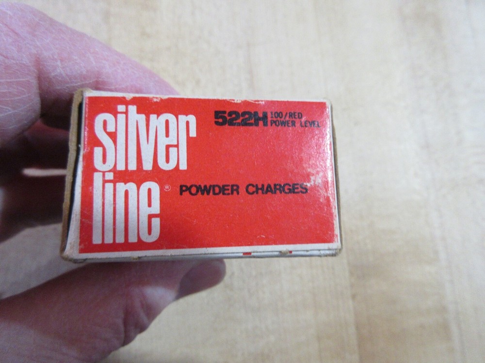 Empty Ammo Box 22 Caliber Silver Line 522H (w13)