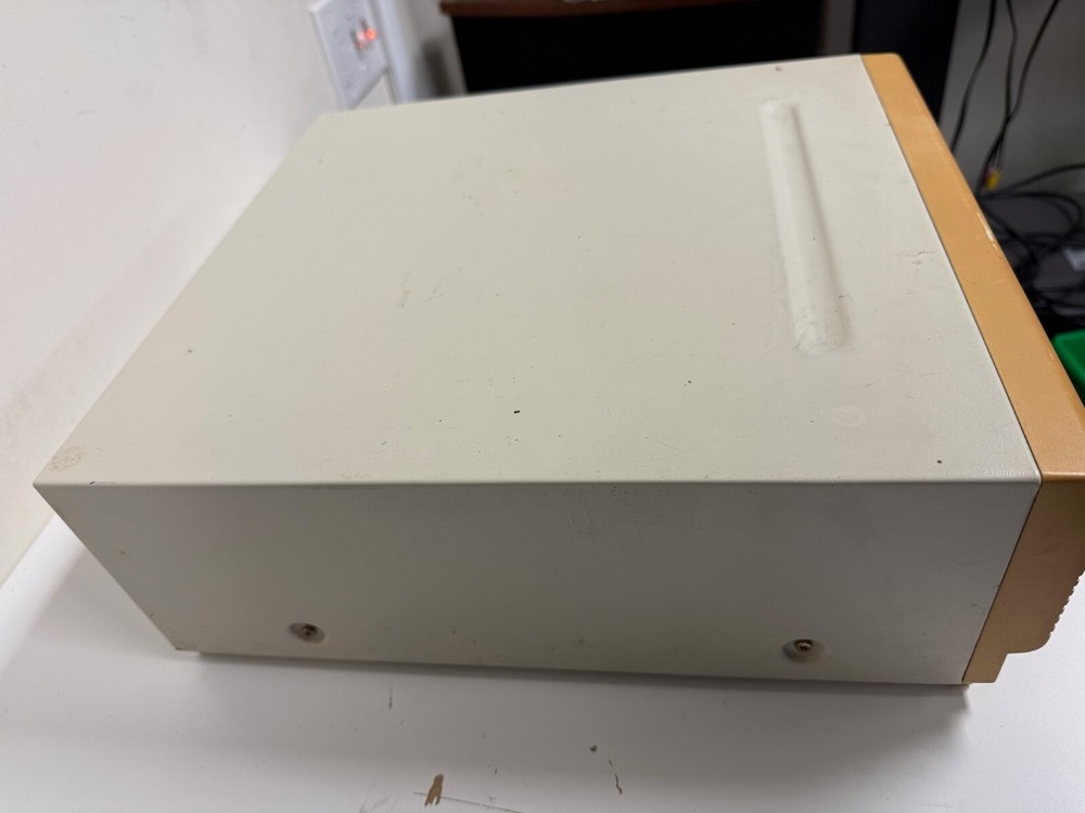 Vintage LEADING EDGE Model: DC-2011 Computer - Tested to turn on
