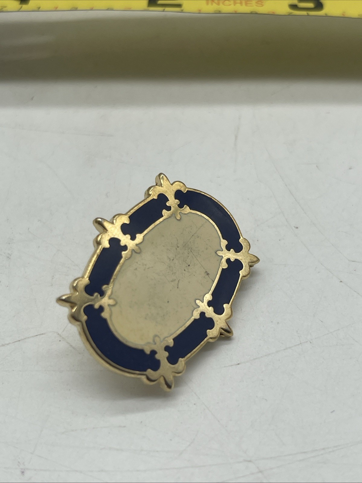 U.S. Military Army 2nd Military Police Company Pin DUI DI Blue White