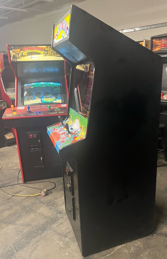 SNOW BROS ARCADE MACHINE by TOAPLAN 1990 (Excellent Condition) *RARE*