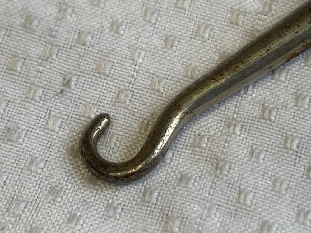 Antique Sterling Silver Handled Button Hook Lace Puller Floral Repousse Design