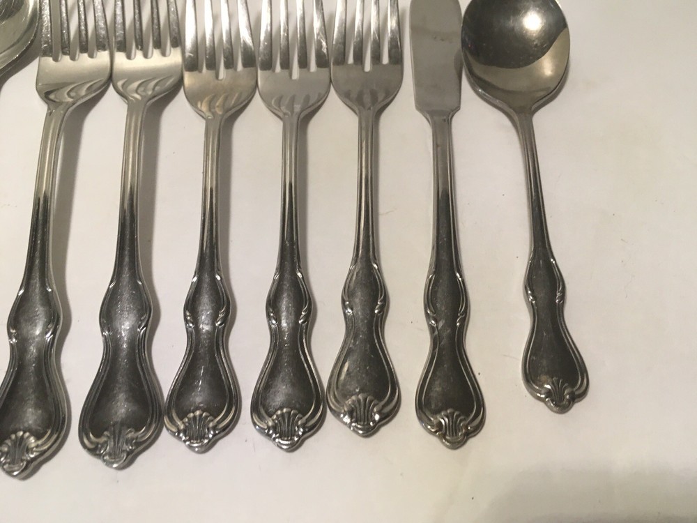 Reed & Barton Oxford Shell Stainless 17 Piece Flatware Set