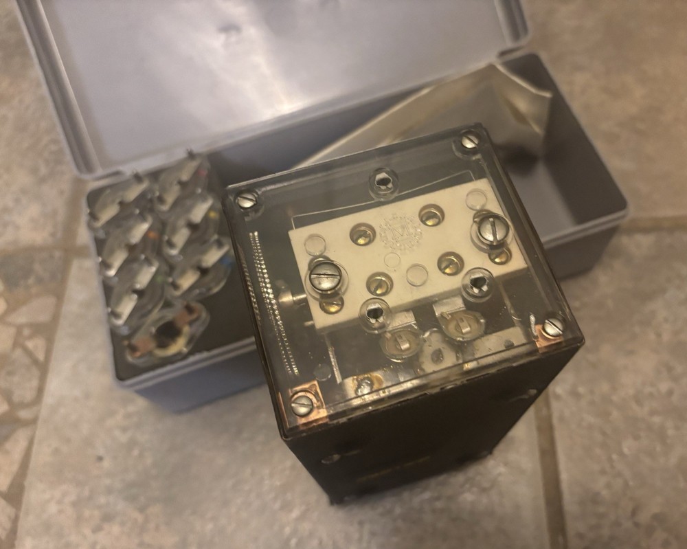 Millen 90651 Solid State Grid Dip Meter w/ 7 Coils, Box