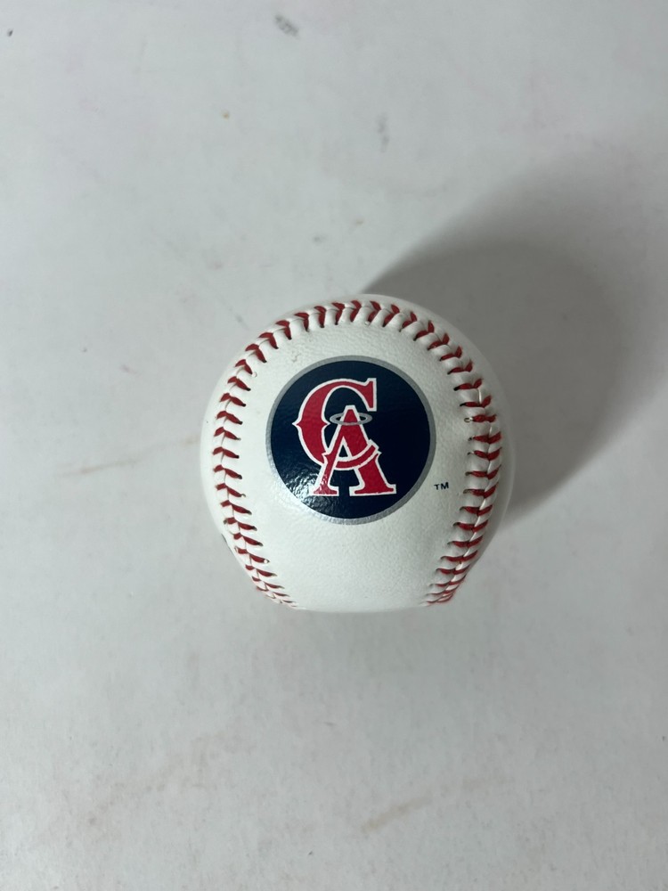 Autographed Baseball Ball (Signature #40)