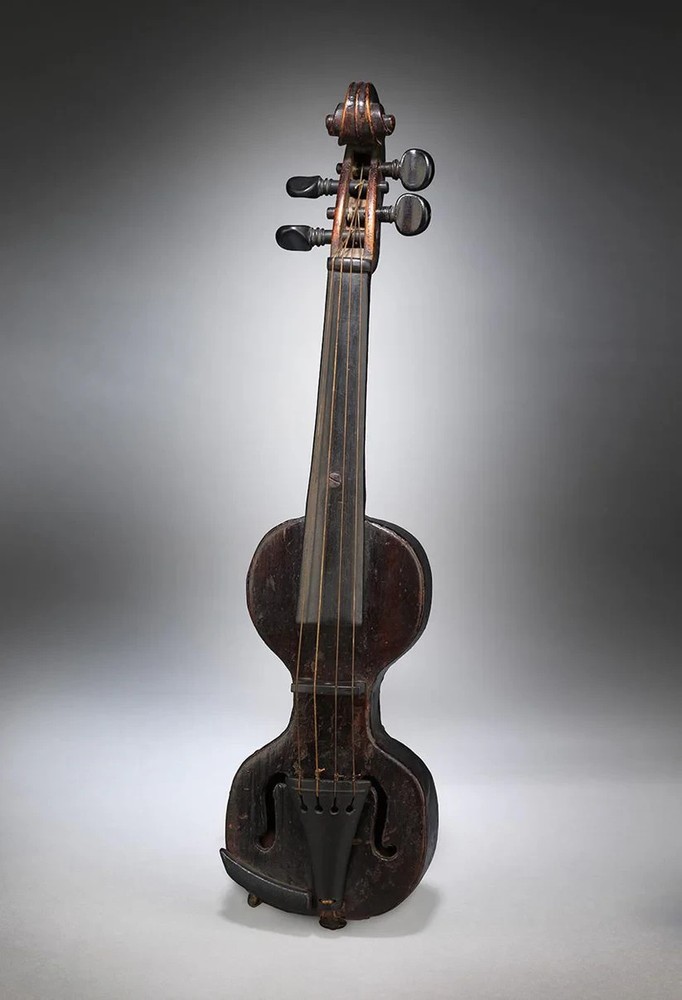 Primitive 'Make Do' Pochette Violin, 19th Century.
