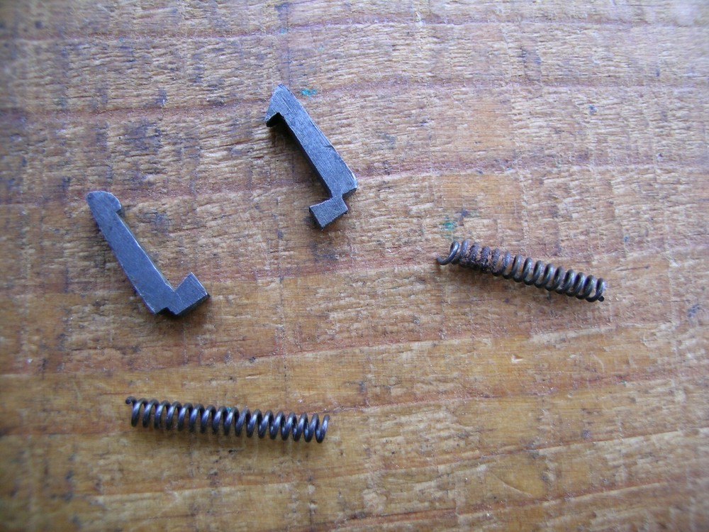 Mossberg Mod 42B, 42C, 42M, 42M(a), 42M(b), 42M(c), 42TR Extractor & Spring Set